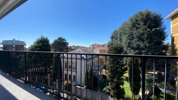 appartamento in vendita ad Olgiate Olona in zona Buon Gesù
