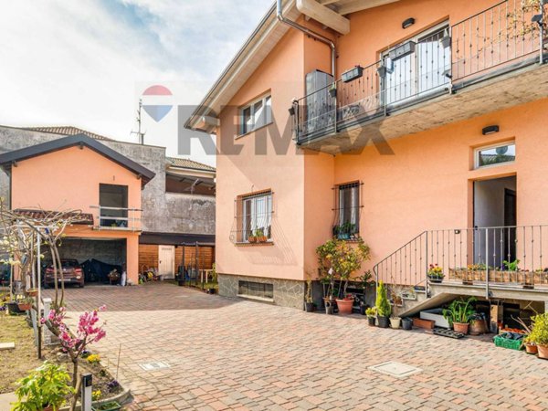 casa indipendente in vendita ad Olgiate Olona in zona Buon Gesù