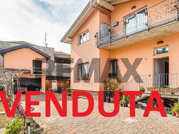 casa indipendente in vendita ad Olgiate Olona in zona Buon Gesù