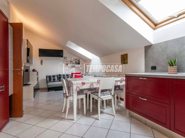 appartamento in vendita ad Olgiate Olona in zona Buon Gesù