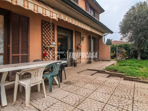 casa indipendente in vendita ad Olgiate Olona in zona Buon Gesù