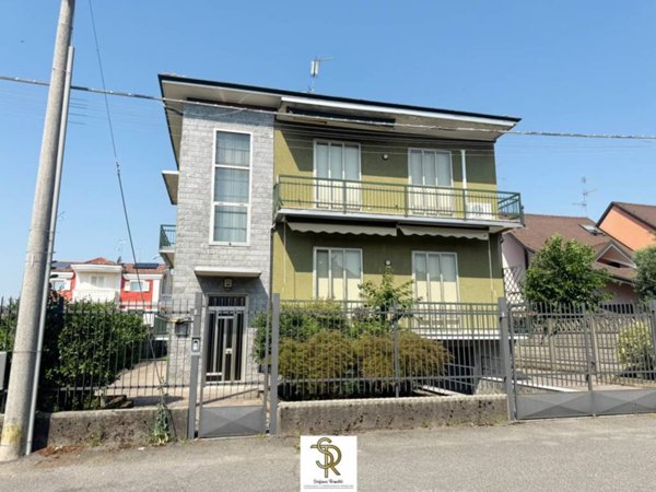 casa indipendente in vendita ad Olgiate Olona in zona Buon Gesù