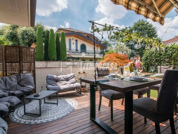 appartamento in vendita ad Olgiate Olona in zona Buon Gesù