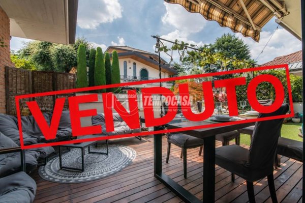 appartamento in vendita ad Olgiate Olona in zona Buon Gesù