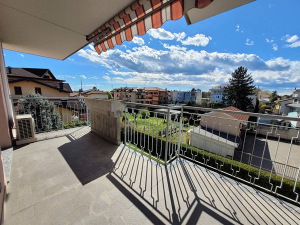 appartamento in vendita ad Olgiate Olona in zona Buon Gesù