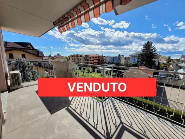 appartamento in vendita ad Olgiate Olona in zona Buon Gesù