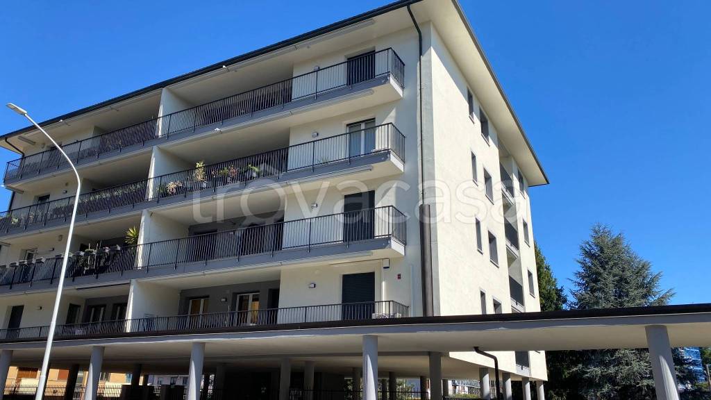 appartamento in vendita ad Olgiate Olona in zona Buon Gesù