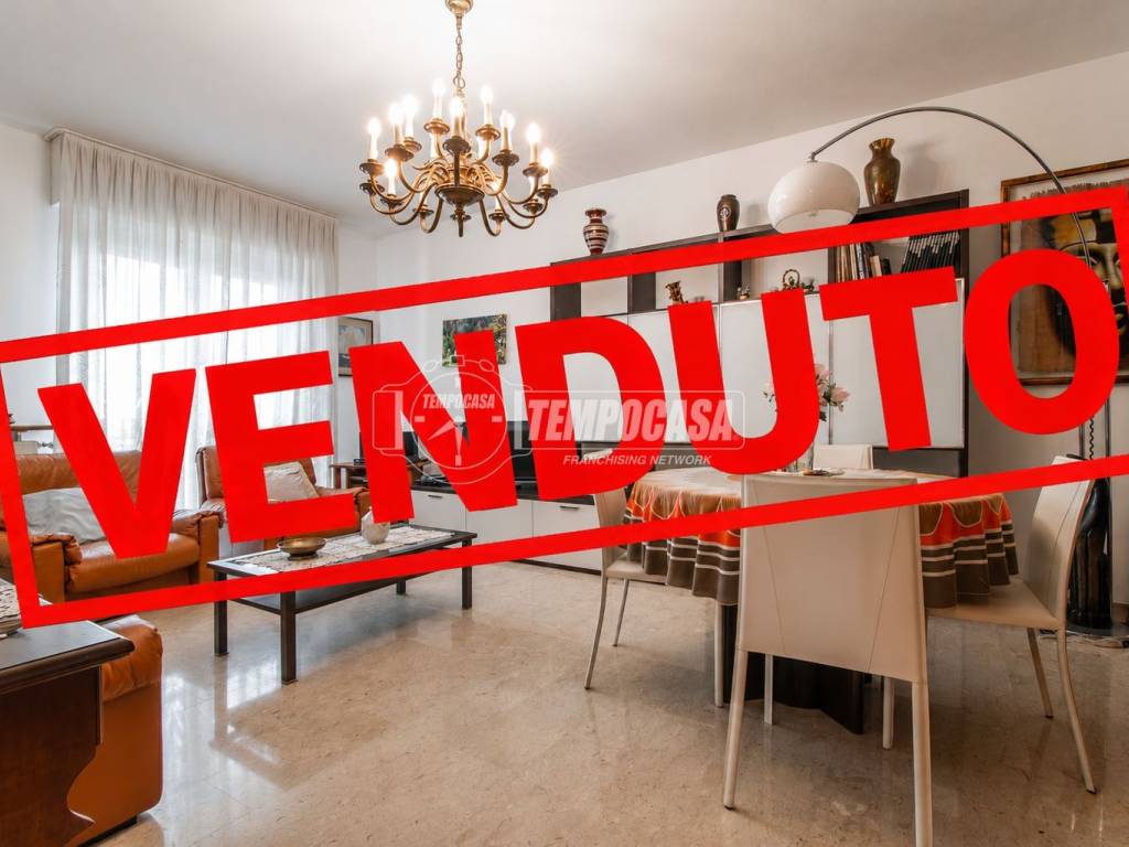 appartamento in vendita ad Olgiate Olona in zona Buon Gesù