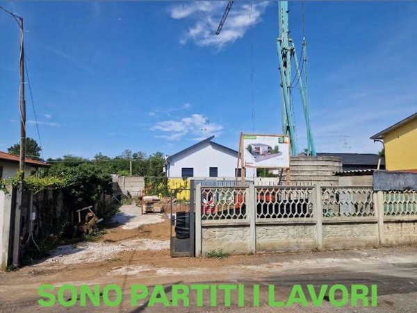 casa indipendente in vendita ad Olgiate Olona in zona Buon Gesù