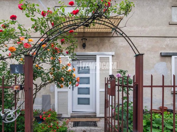 casa indipendente in vendita ad Olgiate Olona in zona Buon Gesù
