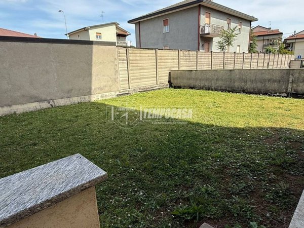 appartamento in vendita ad Olgiate Olona in zona Buon Gesù