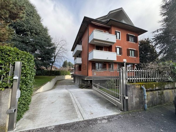 appartamento in vendita ad Olgiate Olona in zona Buon Gesù