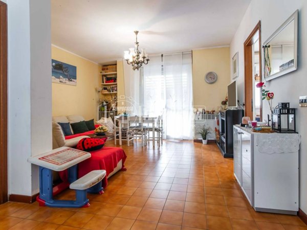 appartamento in vendita ad Olgiate Olona in zona Buon Gesù