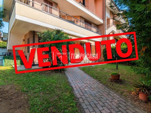appartamento in vendita ad Olgiate Olona in zona Buon Gesù