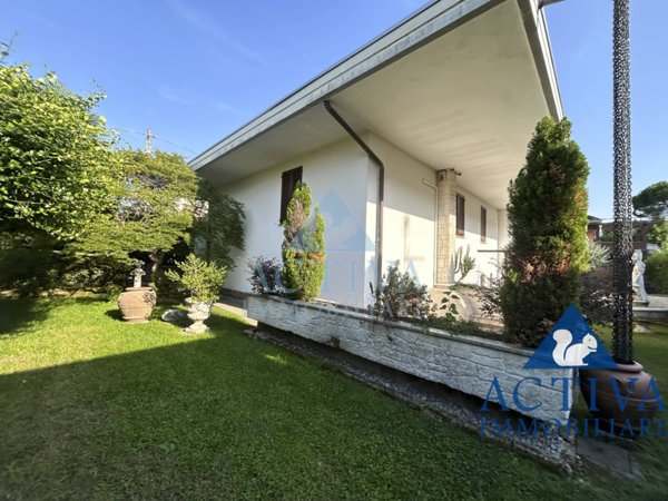 casa indipendente in vendita ad Olgiate Olona