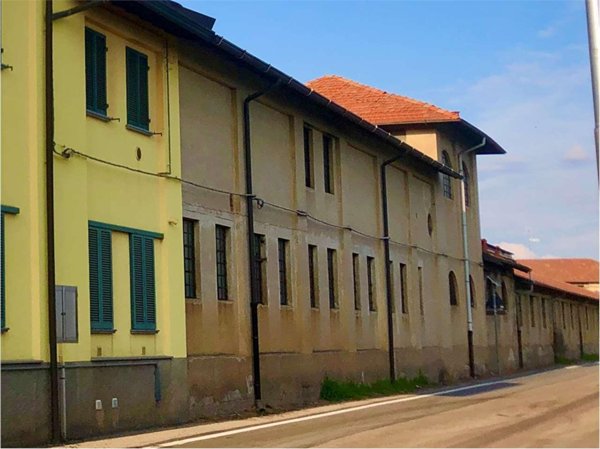 appartamento in vendita ad Olgiate Olona in zona Buon Gesù
