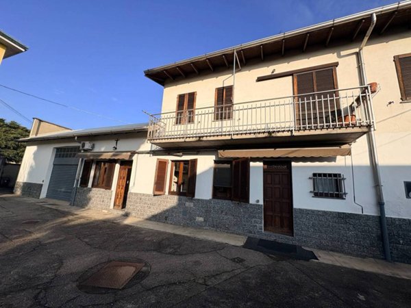 casa indipendente in vendita ad Olgiate Olona in zona Buon Gesù