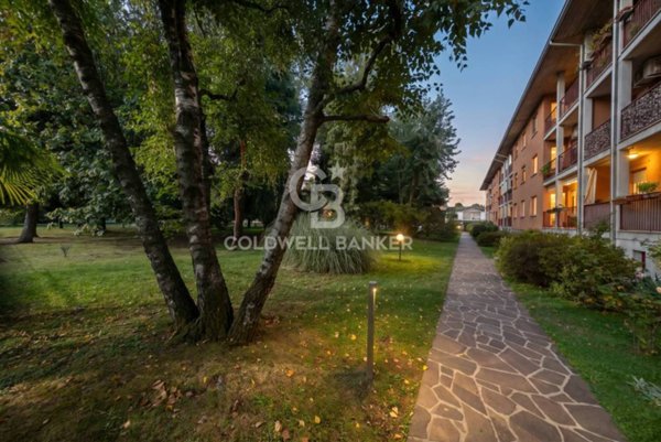 appartamento in vendita ad Olgiate Olona in zona Buon Gesù