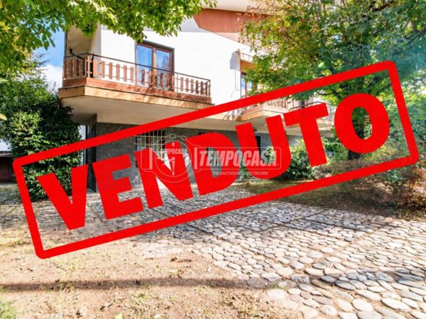 casa indipendente in vendita ad Olgiate Olona in zona Buon Gesù