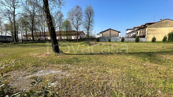 terreno edificabile in vendita ad Origgio