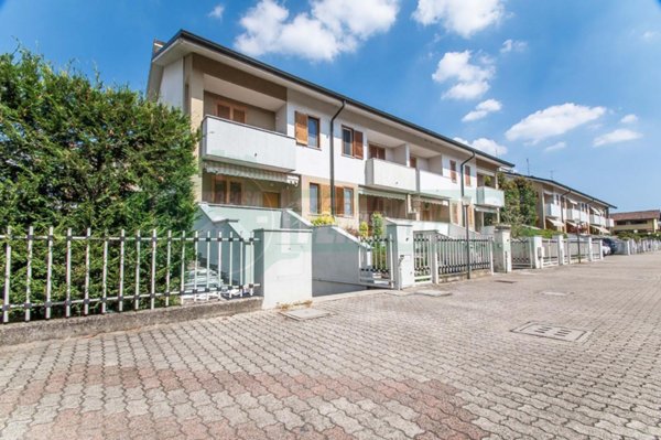 casa indipendente in vendita ad Origgio