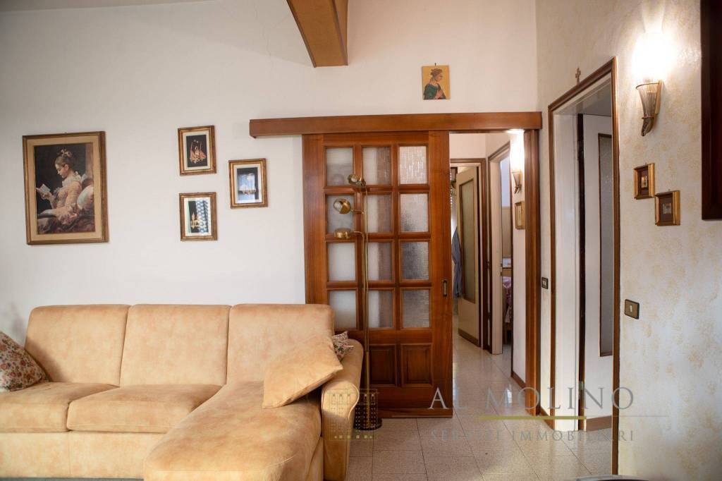 casa indipendente in vendita ad Origgio
