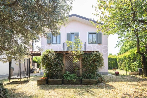 casa indipendente in vendita ad Origgio