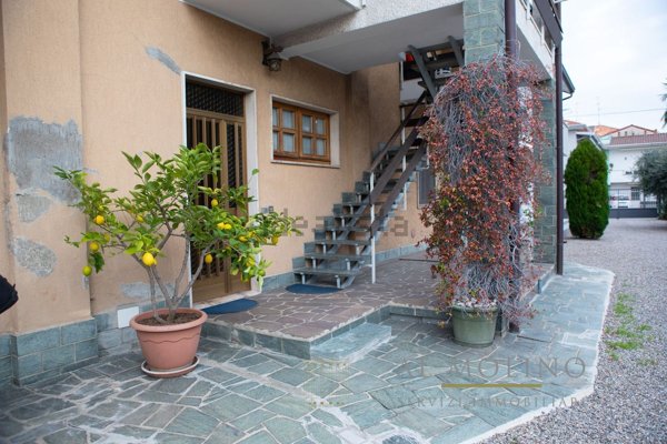 casa indipendente in vendita ad Origgio