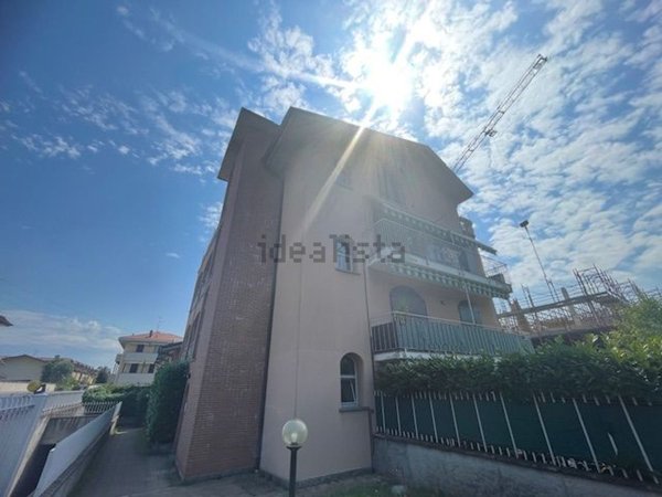 appartamento in vendita ad Origgio in zona Cascina Muschiona