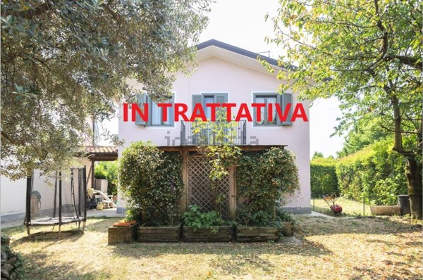 casa indipendente in vendita ad Origgio