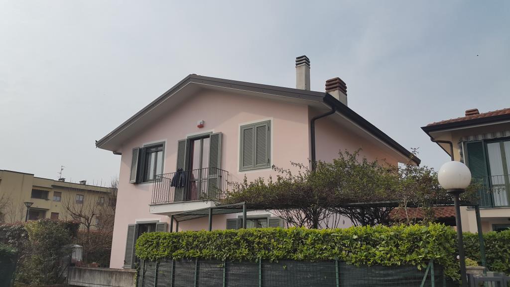 casa indipendente in vendita ad Origgio