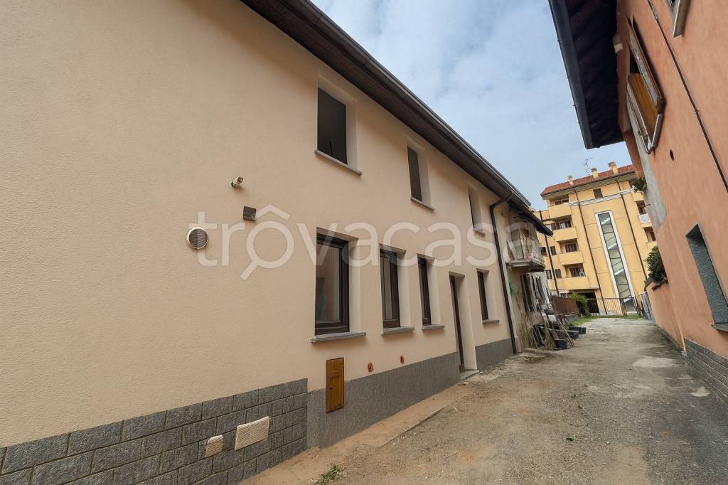 appartamento in vendita ad Origgio