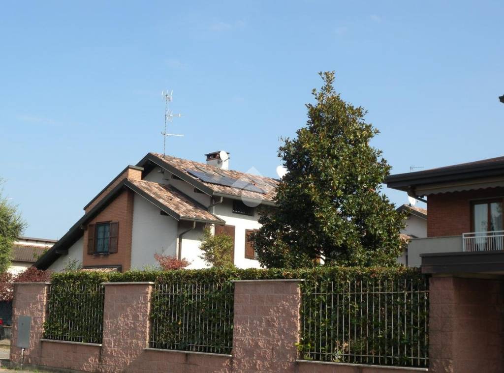 casa indipendente in vendita ad Origgio