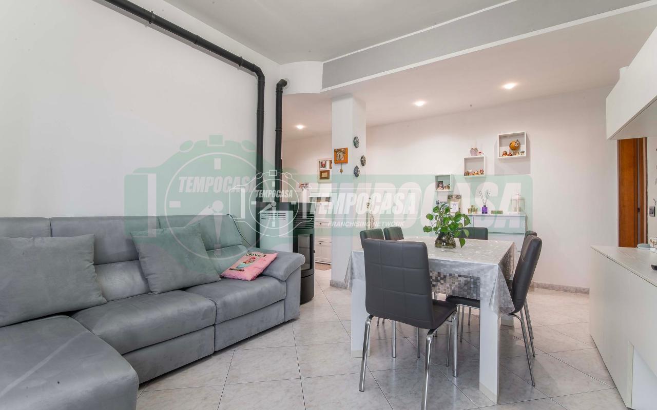 appartamento in vendita ad Origgio