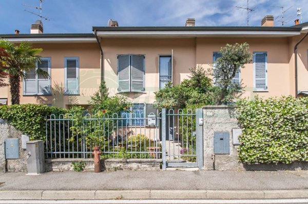 casa indipendente in vendita ad Origgio