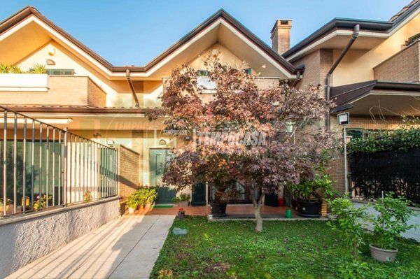 casa indipendente in vendita ad Origgio