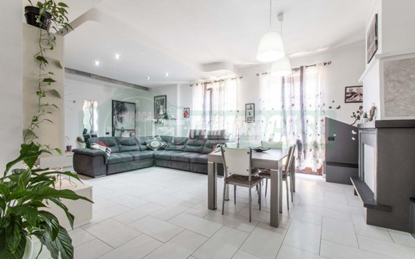 appartamento in vendita ad Origgio