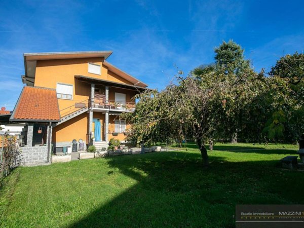 casa indipendente in vendita ad Origgio in zona Cascina Muschiona
