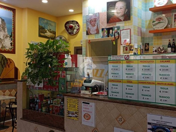 negozio in vendita ad Origgio