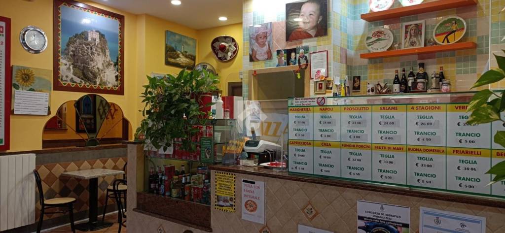 negozio in vendita ad Origgio