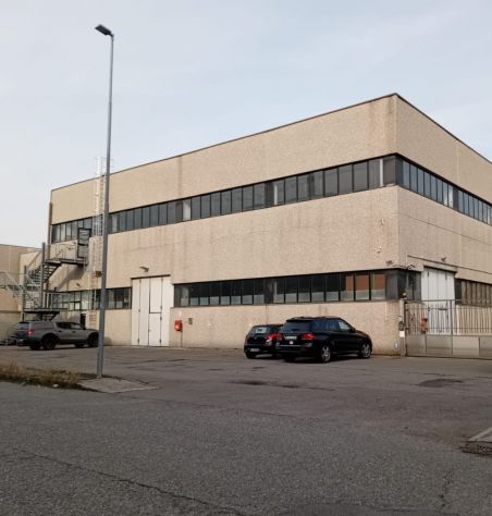 locale commerciale in vendita ad Origgio