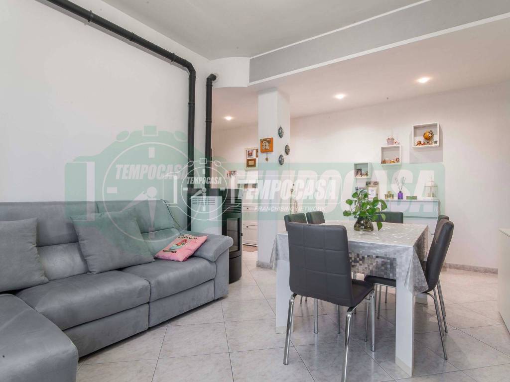 appartamento in vendita ad Origgio