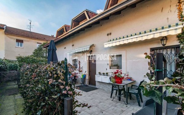 casa indipendente in vendita ad Origgio