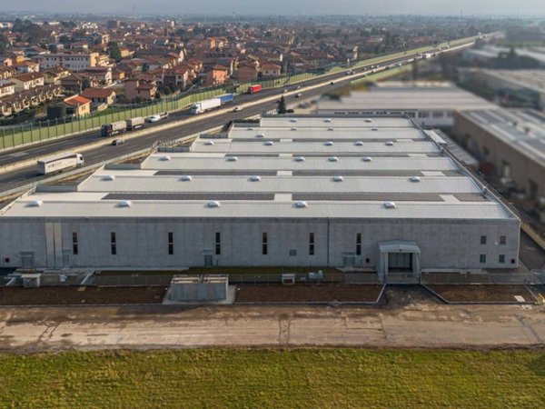 locale commerciale in vendita ad Origgio in zona Cascina Broggio