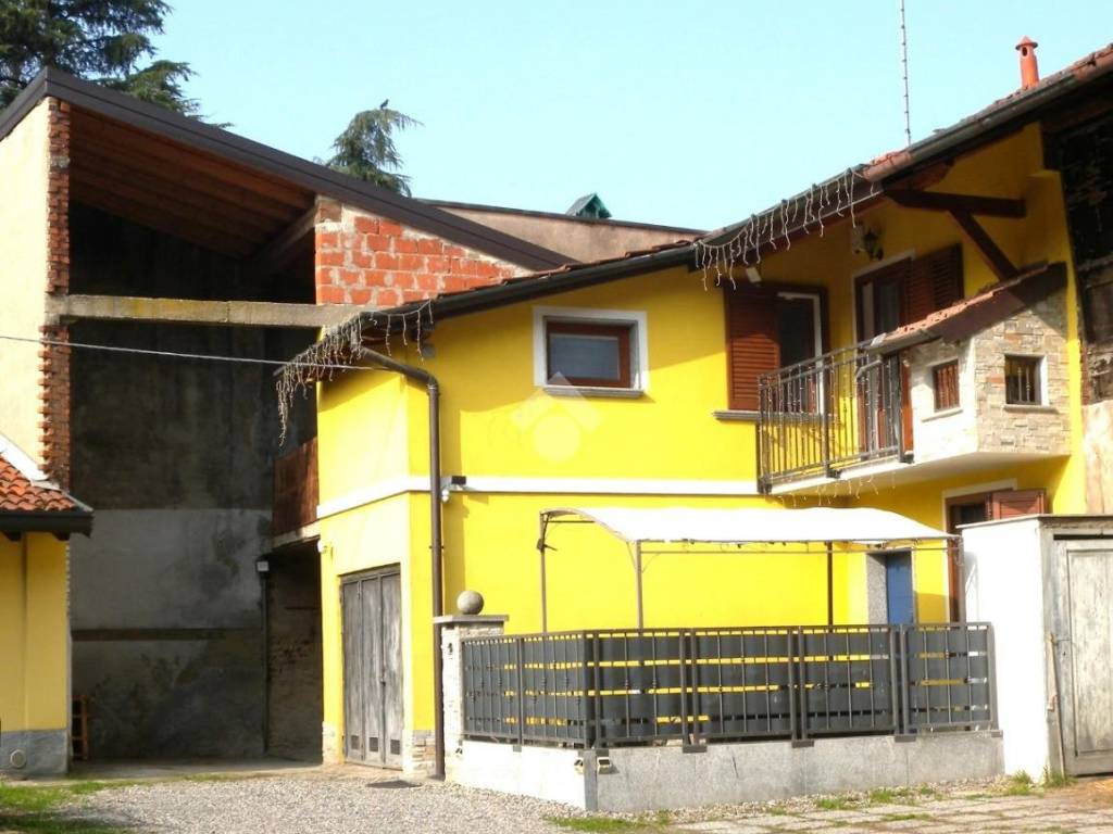casa indipendente in vendita ad Origgio