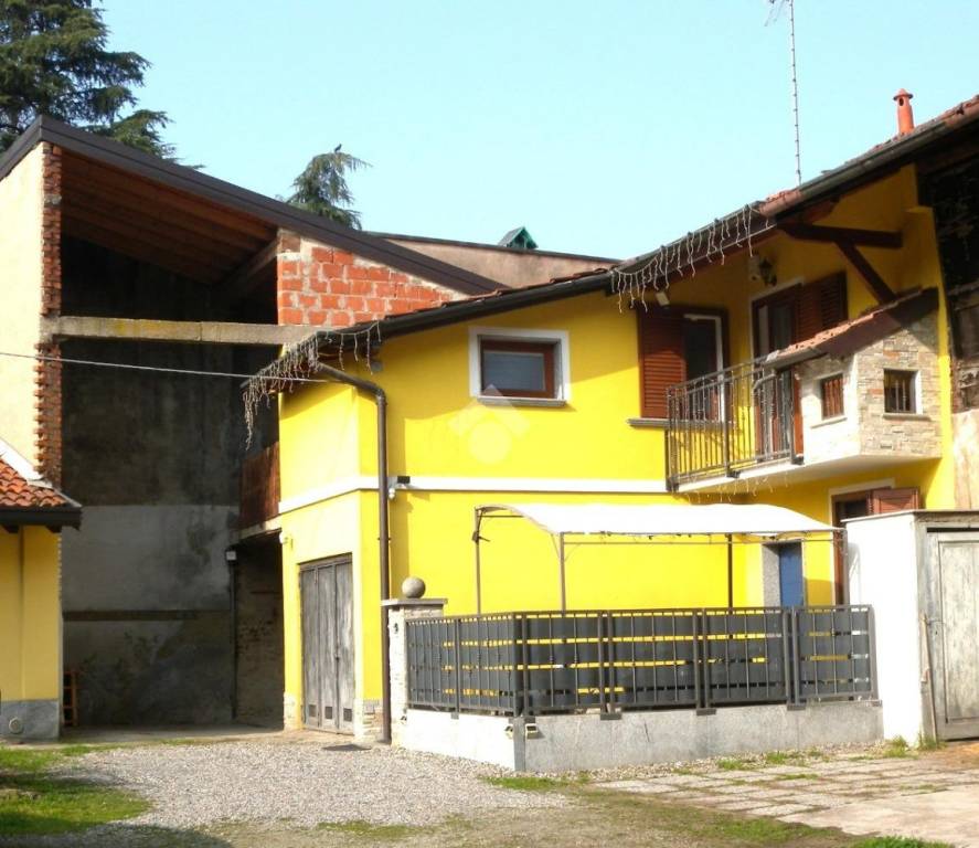 casa indipendente in vendita ad Origgio