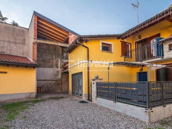 casa indipendente in vendita ad Origgio