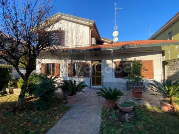 casa indipendente in vendita ad Origgio