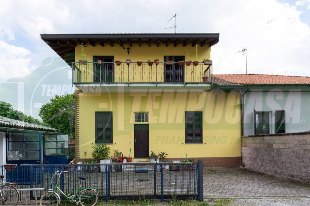casa indipendente in vendita ad Origgio