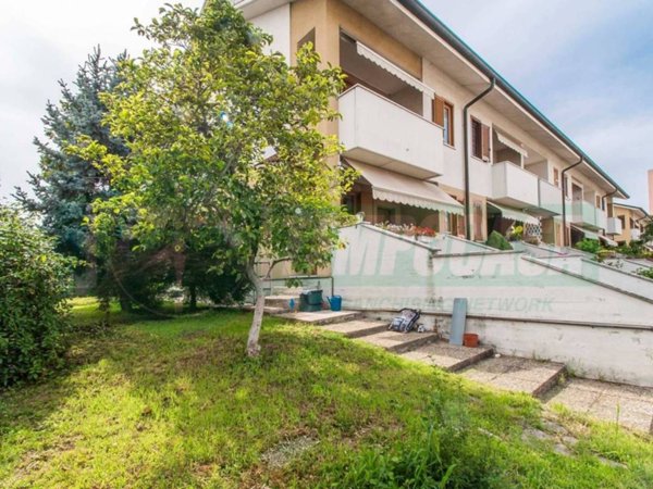 casa indipendente in vendita ad Origgio